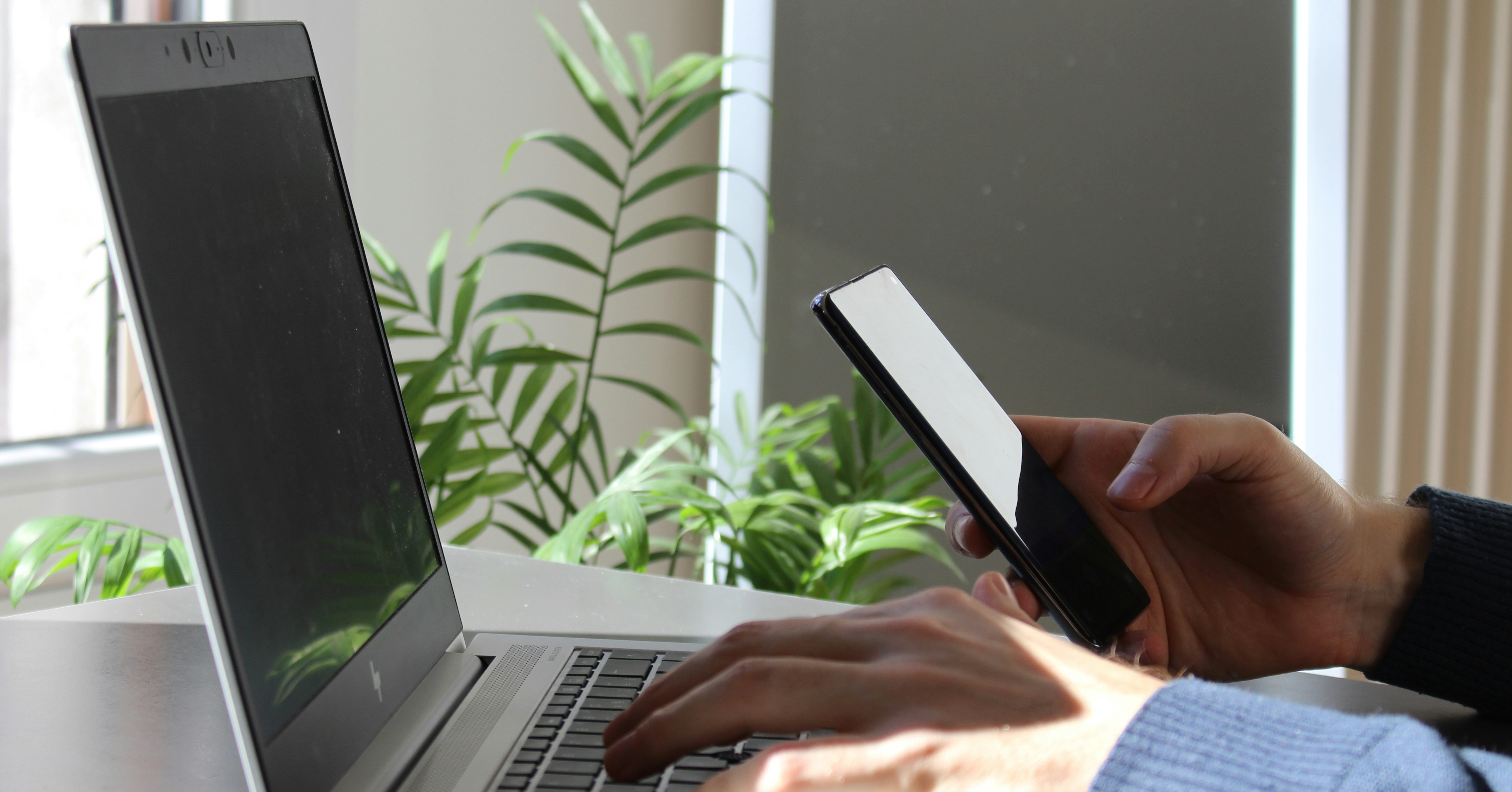 Computer-phone-access-risk_Infostrux